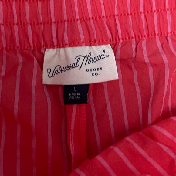 NWT UNIVERSAL THREAD SHORTS - LARGE - Picture 5 of 6